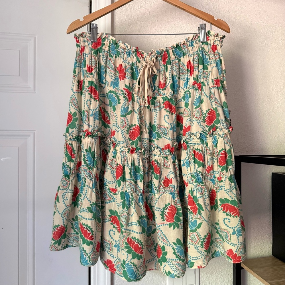 Marc Jacobs beige tan cream red green cotton floral tiered pull on mini skirt